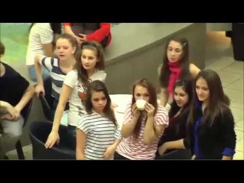 Офигеть!))) Старушки танцуют твист!! Флешмоб  Flashmob